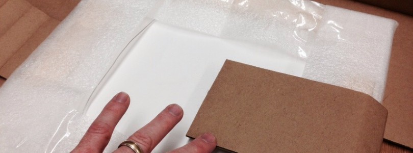 Adaptable shipping box for 2D painting